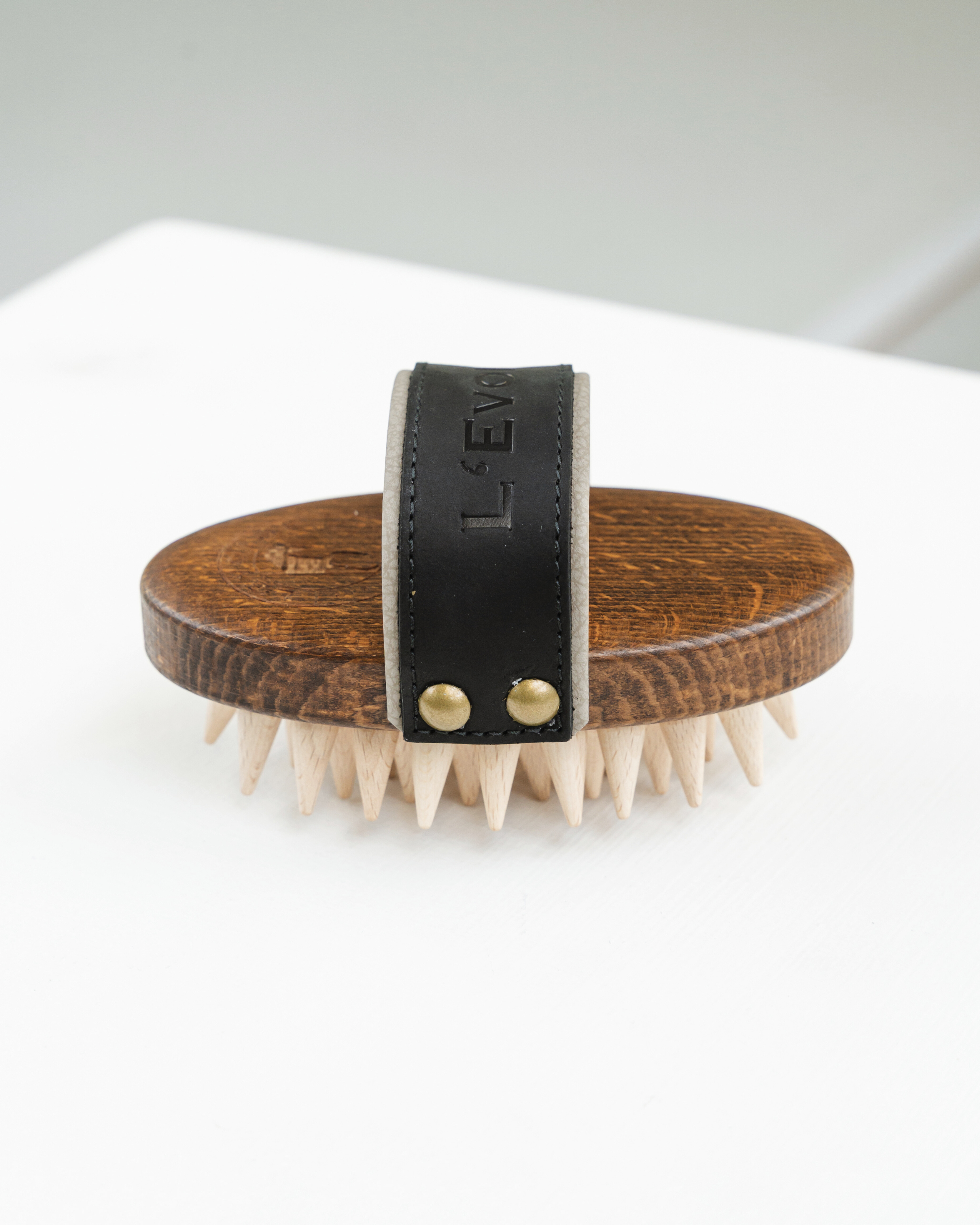 Fascia brush