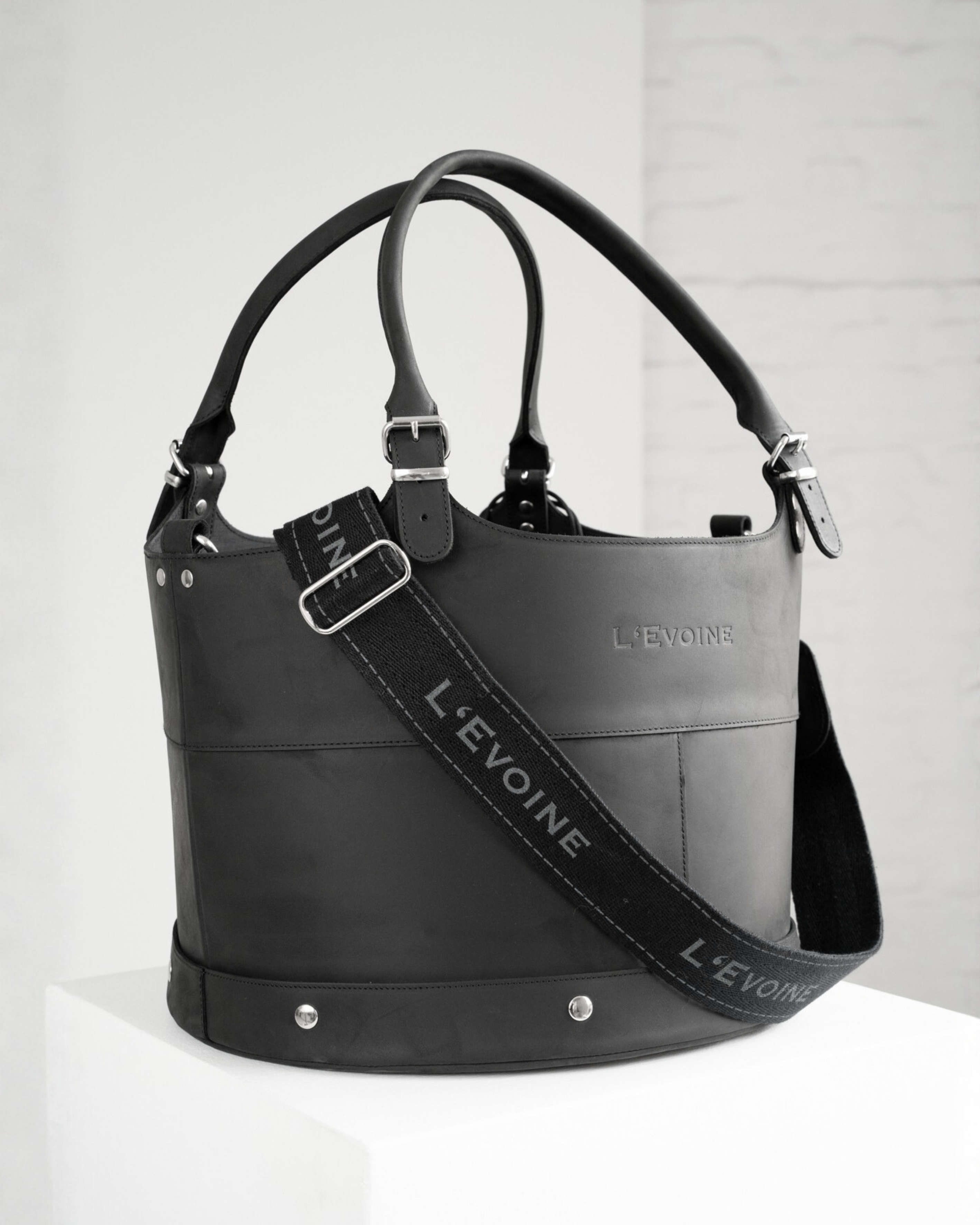 Putztasche Le Baquet charcoal von L'Evoine